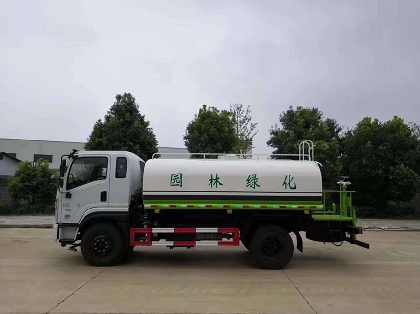灑水車一臺 灑水車一臺